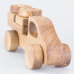 Holzauto zum Stecken
