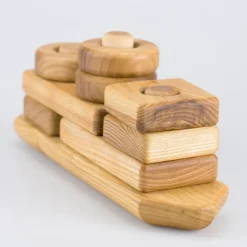 Holzboot zum Stecken