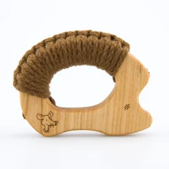 Holzgreiftier Igel mit Bio-Baumwollgarn