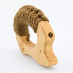 Holzgreiftier Igel mit Bio-Baumwollgarn
