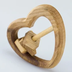 Holzrassel Herz