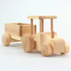 Holztraktor mit Anhänger