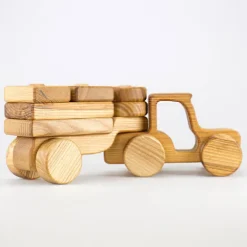 Holztraktor zum Stecken