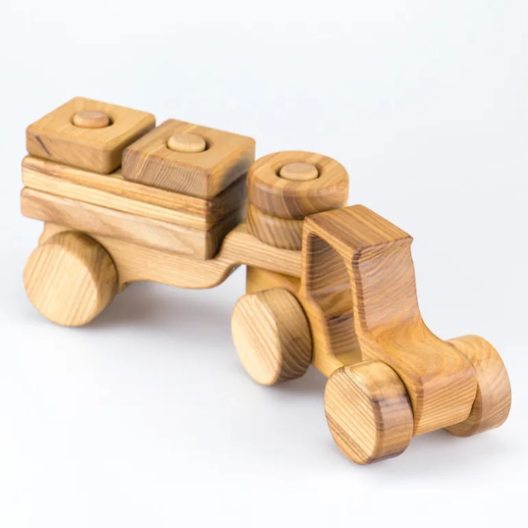 Holztraktor zum Stecken