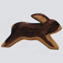 Holzwald Holzfigur Hase laufend