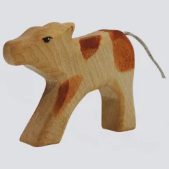 Holzwald Holzfigur Kalb trinkend