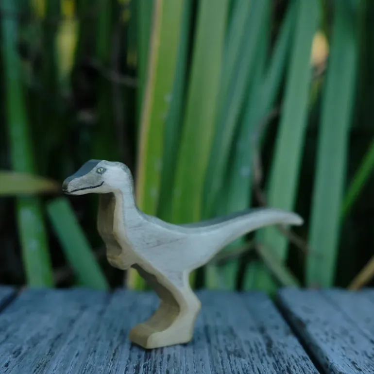Holzwald Holzfigur Velociraptor