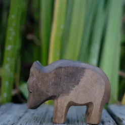 Holzwald Holzfigur Wildschwein Bache