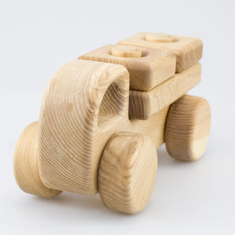 Kleines Holzauto zum Stecken