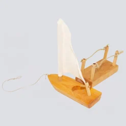 Magic Wood Segelboot & Anleger