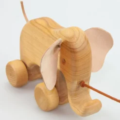 Nachziehtier Elefant