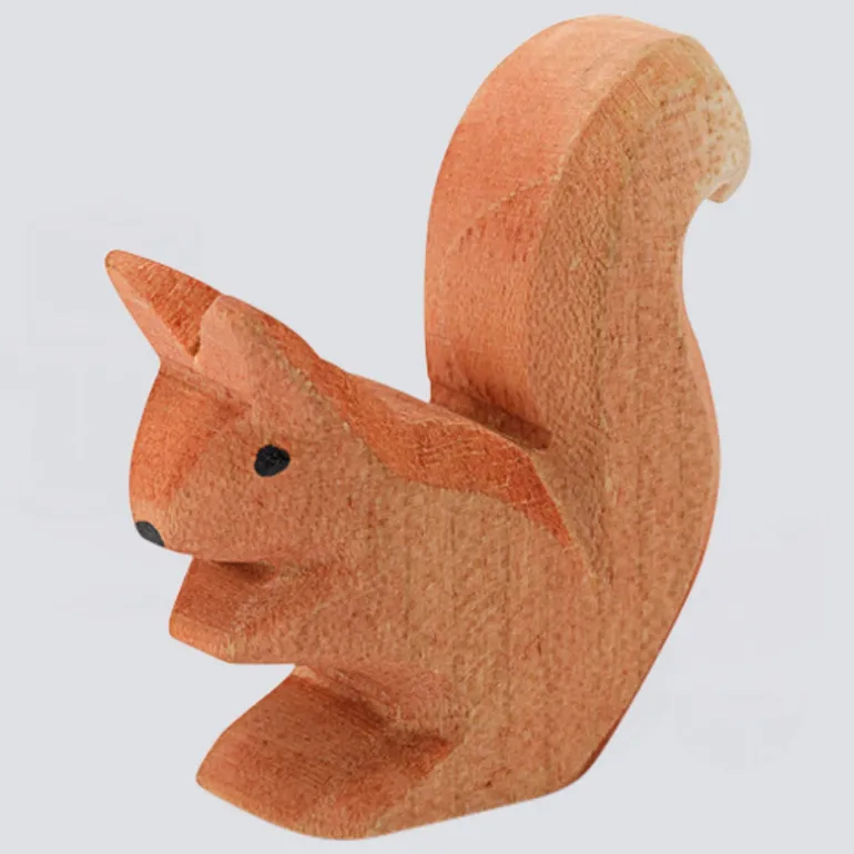 Ostheimer Holzfigur Eichhörnchen sitzend
