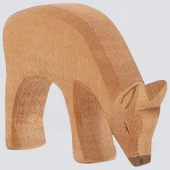 Ostheimer Holzfigur Hirschkuh fressend