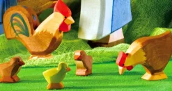 Ostheimer Holzfigur Huhn braun pickend
