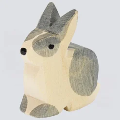 Ostheimer Holzfigur Kaninchen sitzend