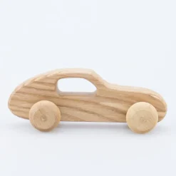 Rennauto aus Holz
